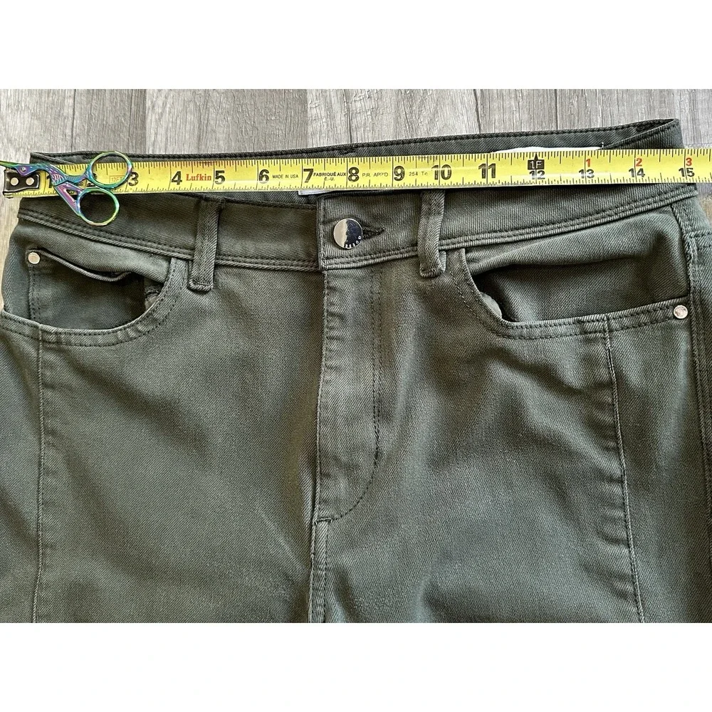 Guess 1981 Skinny Jeans Mid Rise Medium Wash Denim Women's Size 29‎ Green